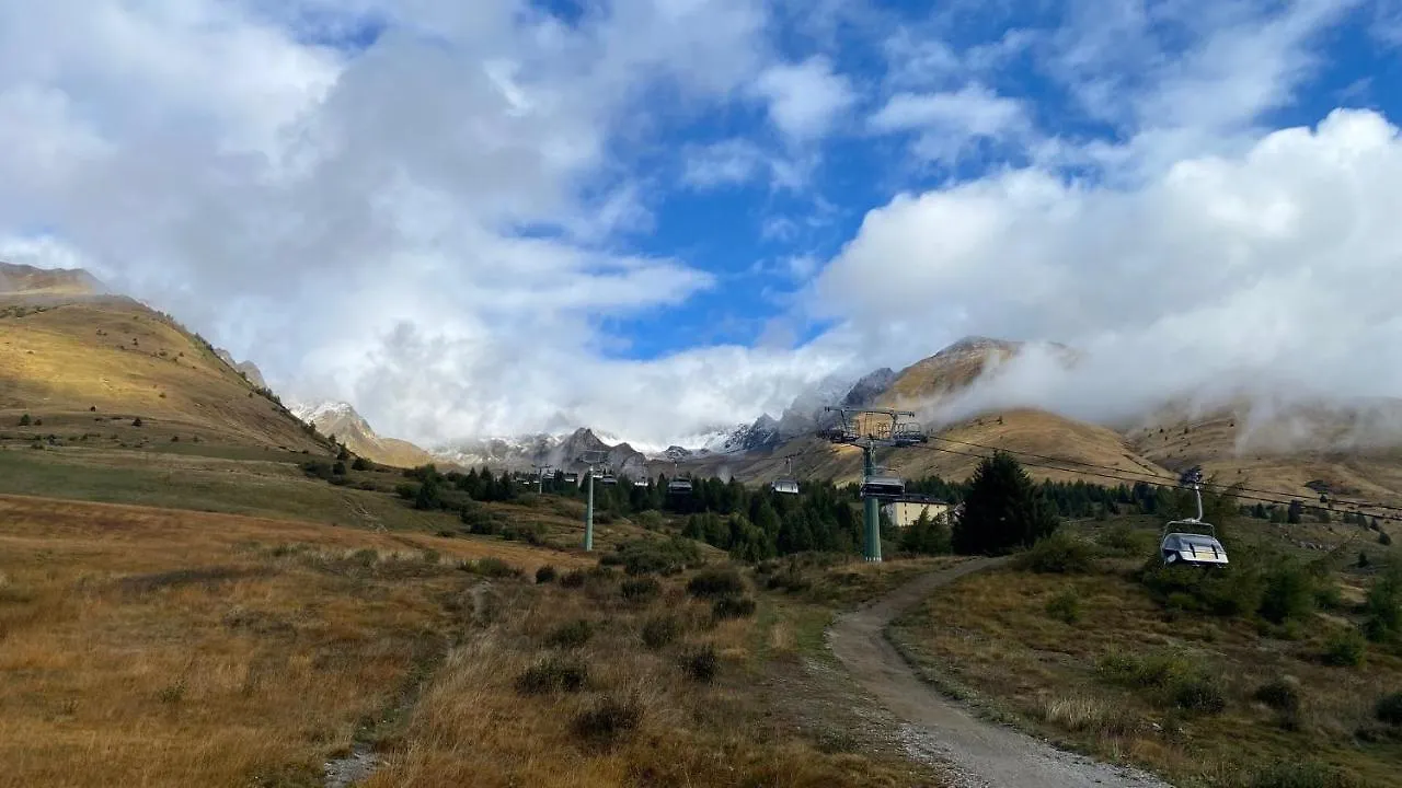 Apartment La Casa Bianca - Ski, Hike & Bike Passo del Tonale