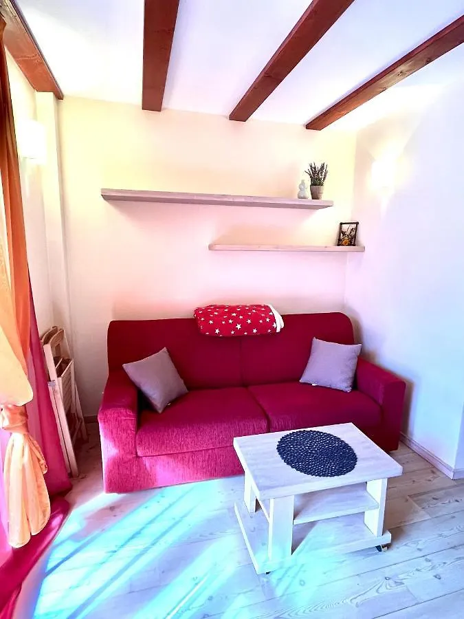 Apartment La Casa Bianca - Ski, Hike & Bike Passo del Tonale