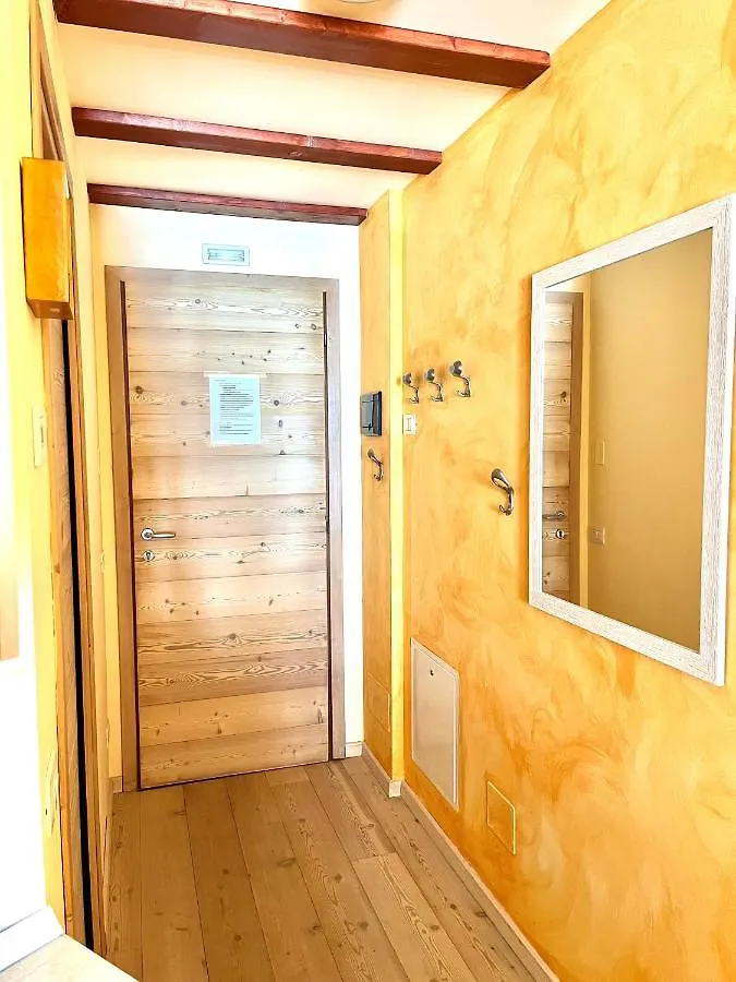 La Casa Bianca - Ski, Hike & Bike Passo del Tonale Italy