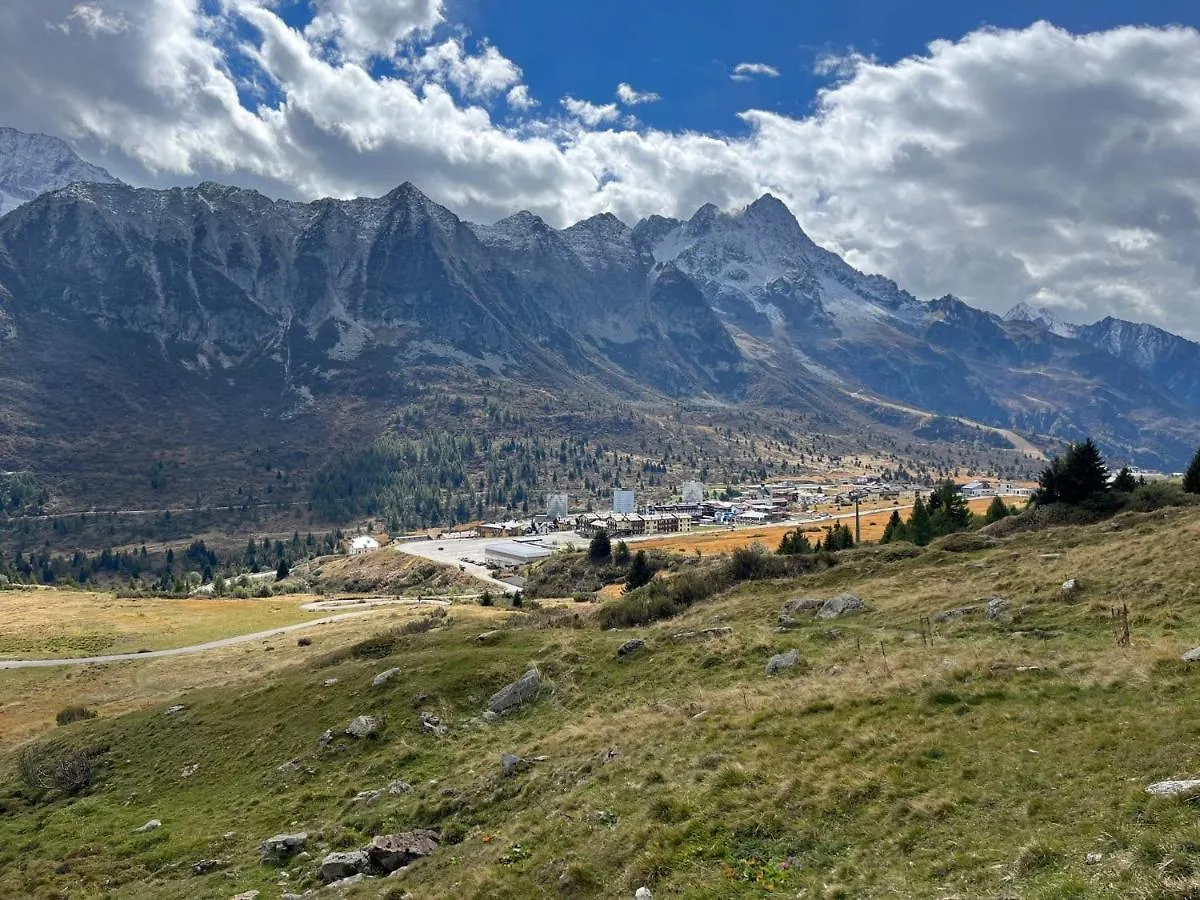 Apartment La Casa Bianca - Ski, Hike & Bike Passo del Tonale
