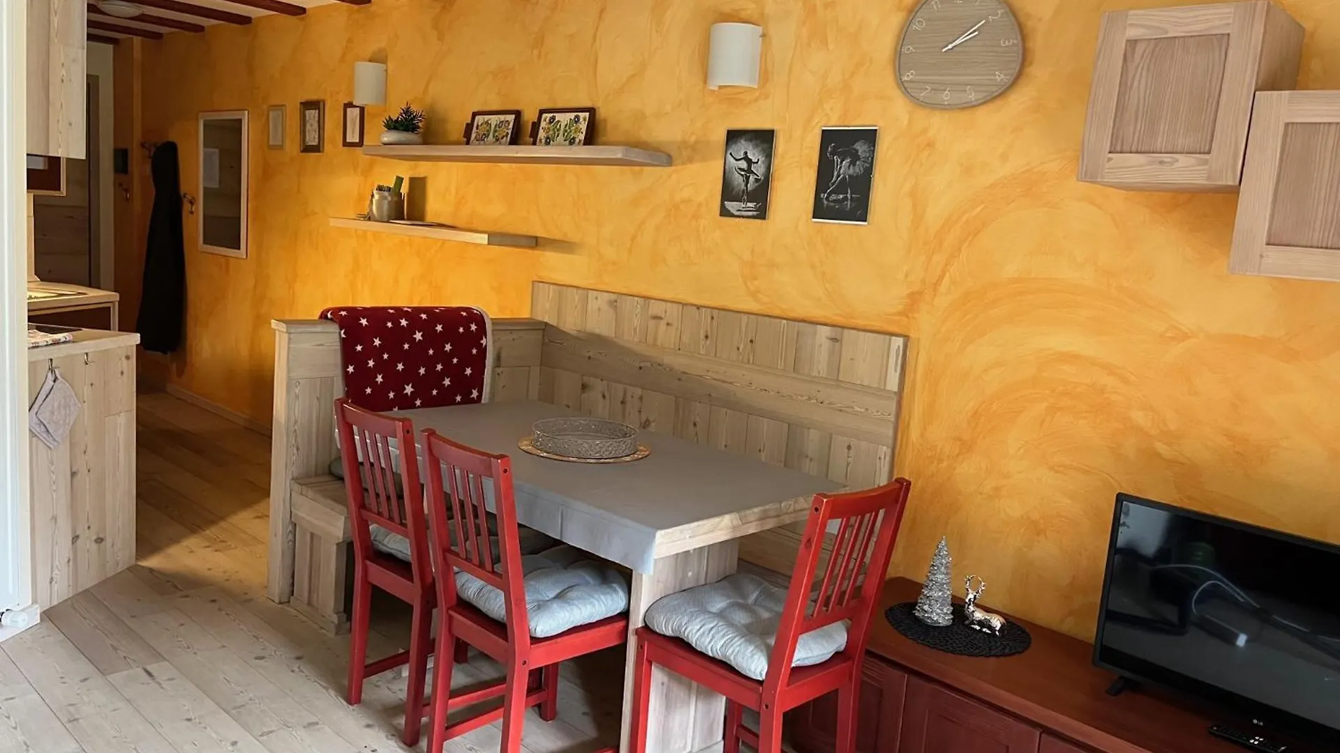 La Casa Bianca - Ski, Hike & Bike contacts
